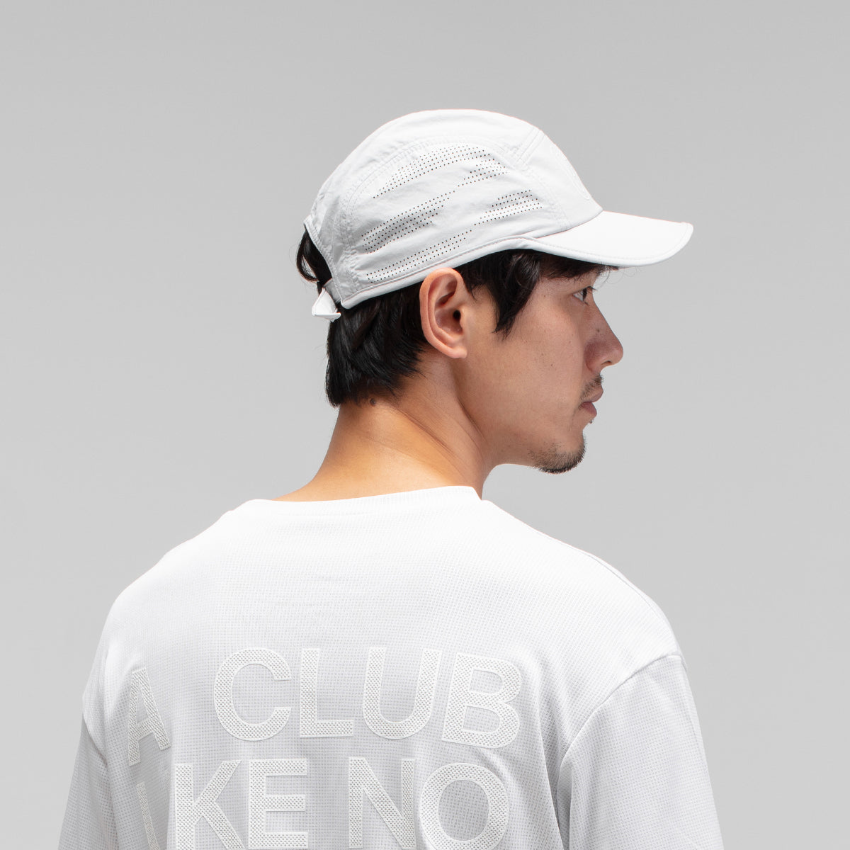 Gorra urbana reflectante con logo